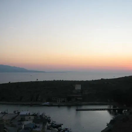 The Quiet Light At The Marina Bay Apartment Sarandë